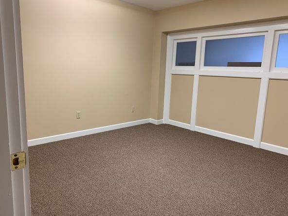 Amesbury Building : 100 Main St, Amesbury, MA 01913